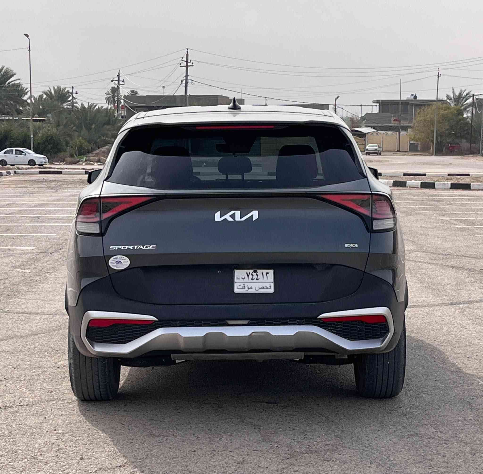 سبورتج LX الحجم الكبير وارد ضرر خشم البنيد فقط بدون ايرباك ولا دواخل ابداً مكينة وكير كفالة ماشيه 40 اي رصعة شخط طخه نقص مابيها دواخل جلد مشمشي تدفئة كشنات حساسات رادار قياده ذاتيه تحديد مسار هندبريك دكمه السيارة استخدام شخصي فقط ارضيات الشركه وياها ودخول جديد السعر 185 وبيها مجال بسيط عنواني بابل الحلة المركز *********** حلة, بابل
