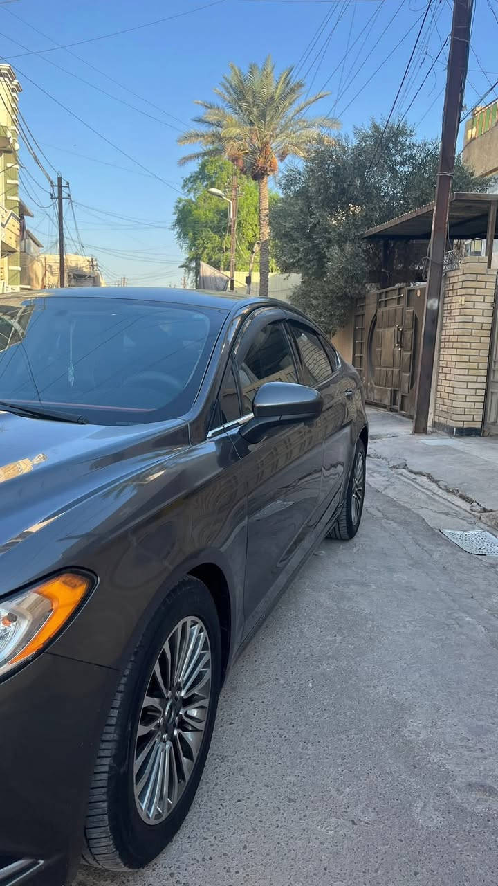 السلام عليكم فورد فيوجن للبيع
كلين تاتيل فقط ضربه ببغداد بالباب الخلفي عكس السايق 
موديل ١٧
موضحة بالصور 
ماشية ٧٤ مايل 
محركها ٢٥٠٠
السعر ١٣٠ وبي مجال 
للتواصل و الاستفسار: ***********/// ***********
