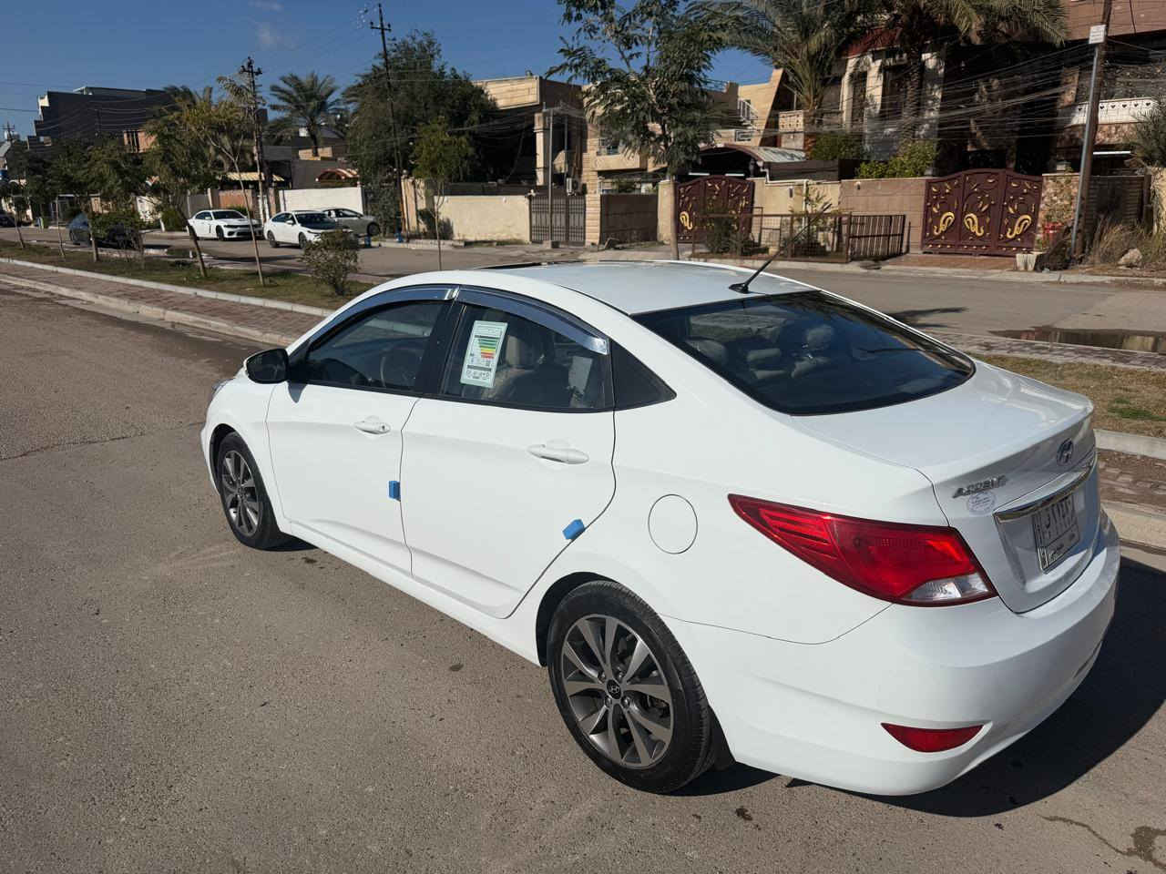 اكسنت 2016 خليجيه كفاله من الشخط. بغداد باسمي.
محرك 1600.دوش
ماشيه 39 بشرط بعدها بنايلونات الشركه..
فول موصفات مال الاكسنت بلو.
اربعه دسك.. فتحه سلايد.. 
5 ويل كب.. شاشه وكامره..
السياره جديده تجي تكلب وتفحص مشي وجداده للامانه مال بيت واقره السنويه شكد صارلها عدنا 
سبيرها منازل
للبيع فقط مكاني بغداد الكرخ حي الجهاد... 
..... ***********.....
