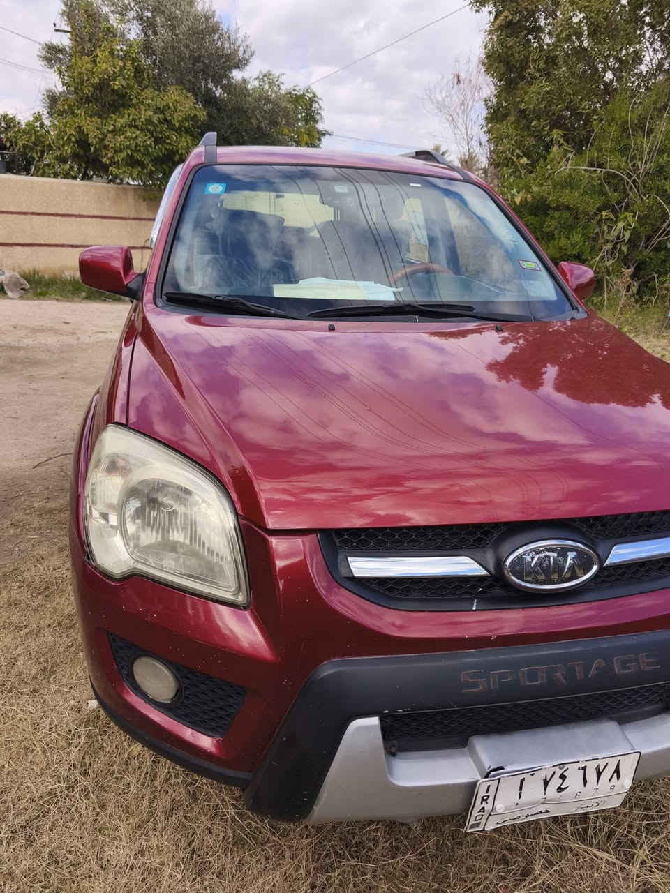 للبيع كيا سبورتج 2010  🚗
السيارة بدون صبغ وبدون تبديل كير محرك كفاله .
حجم المحرك 2000 دوش ..
✅تبريد شغال❄️
✅تدفئة كشنات
✅كاميرا وحساسات خلفية 
✅كير اوتو وعادي
بيها شخط بسيط بجهة السايق واضح بالصور 
رقم انبار مشروع وطني باسمي 
💸السعر 108 وبي مجال بسيك
تفاصيل اكثر تواصل ع الرقم ***********
مكان السيارة بغداد/المحمودية

