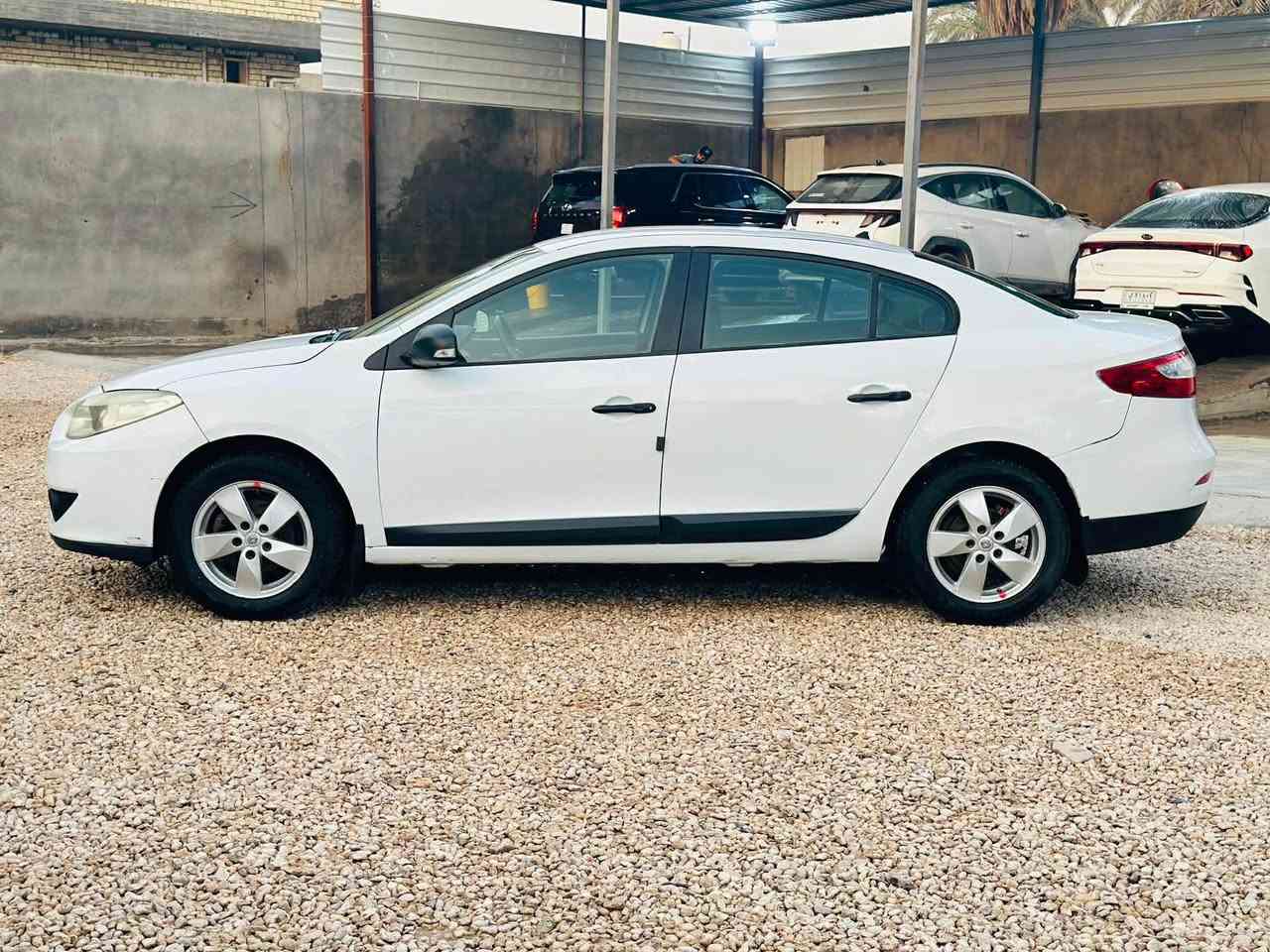 رينو فلاونس 2013
رقمها بابل مميز ، جديد
سنوية مجددة لغاية 2029
قبق اصفر
شاشة حديثة + كامرا خلفية
دوشمة جلد نظيفة
كهربائيات كلها شغالة
مكان السيارة بابل تحويل ثاني
***********
التواصل على الرقم
السعر 75 وبيها مجال بسيط حلة, بابل
