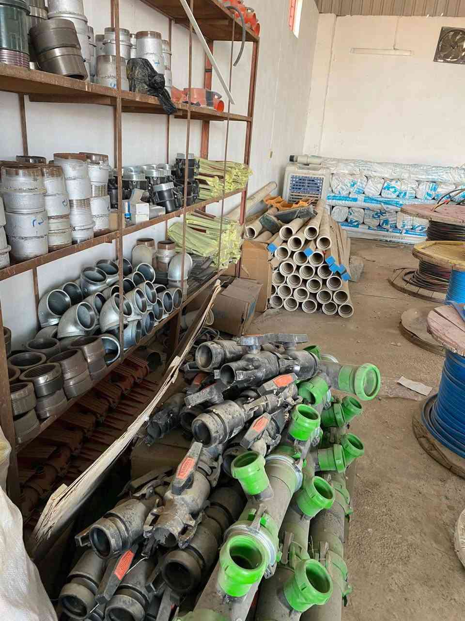 يعلن مكتب الهاشمي في سامراء منطقة الطيوب 
عن توفر. كل ما يحتاجه المزارعين الكرام. من احتياجات زراعية 
محولات. كهربائيه 
كيبلات فلندي كافة الاحجام 
طواقم غطاس 
غطاسات +بم غطاس 
اسلاك. كهرباء. + فنجان عالي + واطي +لنك فيوزات. 
الاتصال هاتف ☎️ ***********
***********
مكتب الهاشمي للمرشات المحورية والطاقة الشمسية والكهربائيات ومضخات الماء
