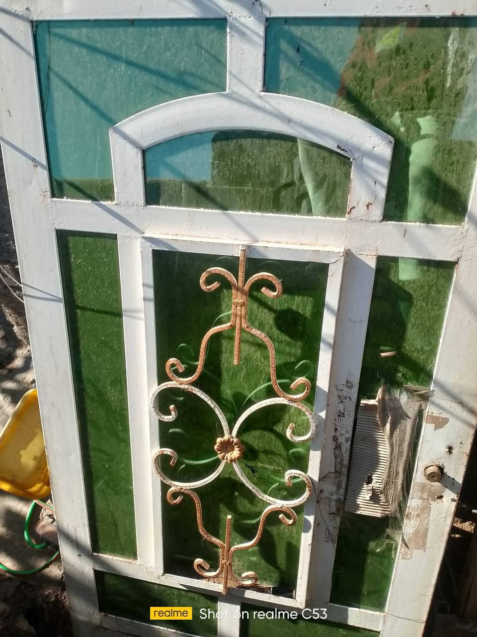 باب حديد مال مطبخ وباب خشب للبيع ٢٥ الوحدة مكاني نادر الثالثة رقم ***********
