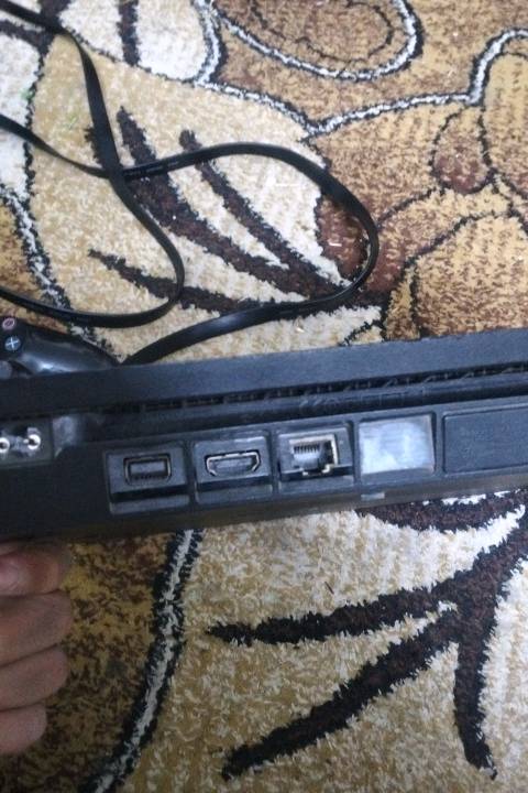 شوف حبي بلي فور 4 اخو الجديد مع يدتين و افيش اجدي  مثل ما موضح عندك بل صوره للعلم البلي هكر بلا العاب فقط هكر العنوان العراق بغداد مدينه الصدر قطاع 76 قرب تقاطع العوره ولا يوجد توصيل والسعر 275 الف دينار عراقي