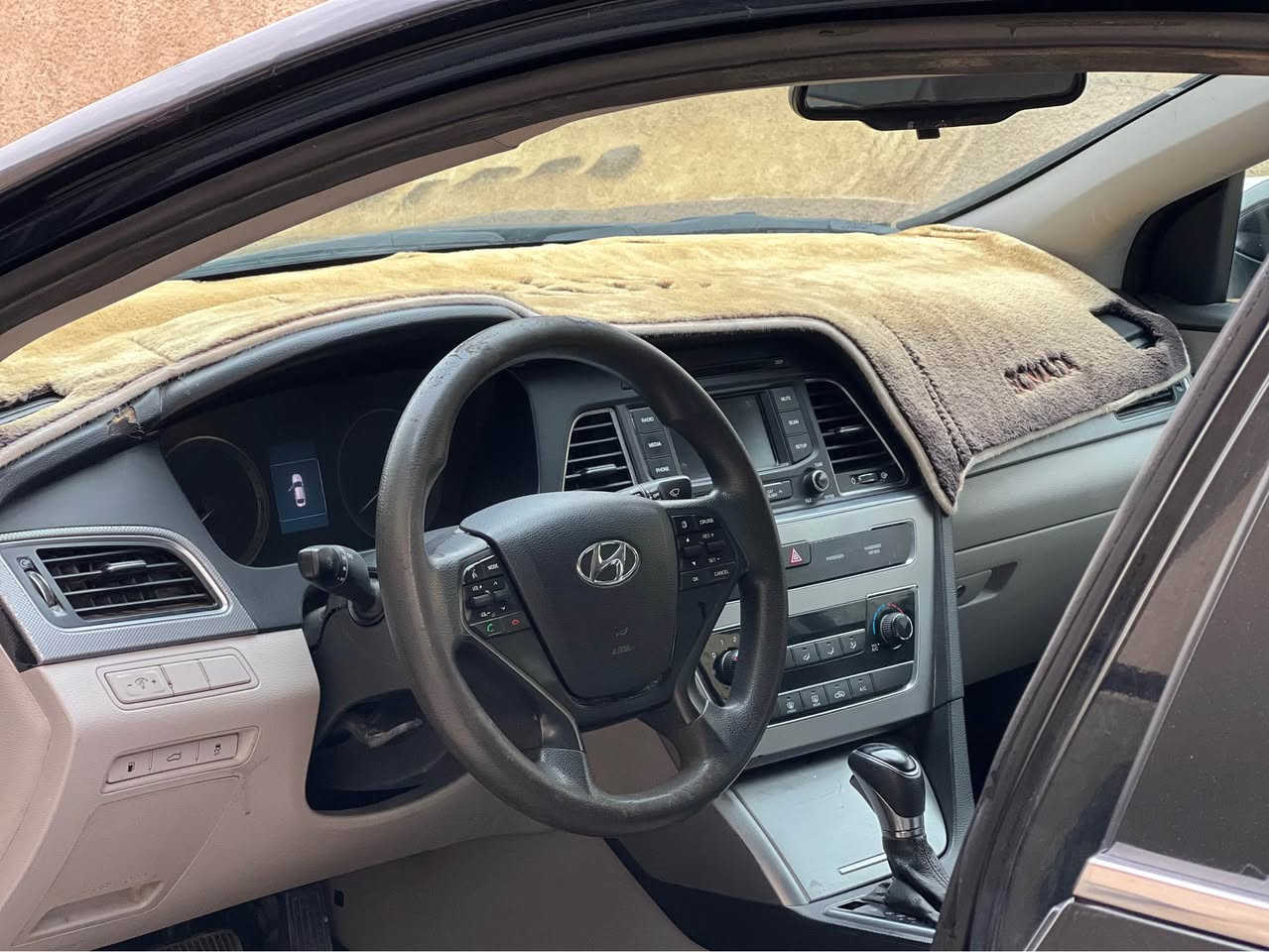 سوناتا 2015 رقم بصرة الجديد تحويل ثاني يوم وارد أمريكي حادثها جاملق امامي وتبديل بابين اصليات بدون صبغ السياره أستخدام شخصي ماشيه 28 فقط 
جاهزه من كلشي كير مكينه حداده كله مكفول السعر 105 مكاني البصرة *********** Singapore
