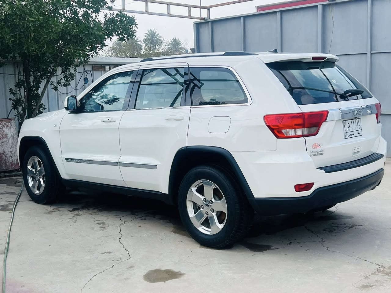 للبيع جيب خليجي مكفوله كفاله عامه جديده السياره جهازه من كولشي موديل 2012 رقم بغداد مكينه 3600 فول مواصفات  م ***********
