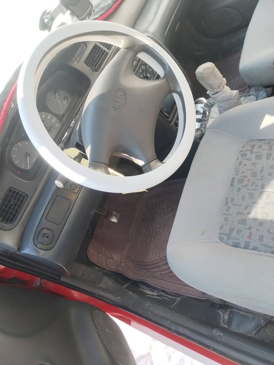 سلام عليكم لبيع مديل ٩٦ بسمي تبريد شغال رقم بغداد سياره جازه عنوان لصويره مكفوله هكله شغال سعر ٥٠ وبيه مجال ***********
