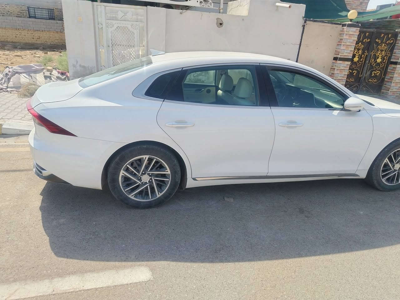 للبيع هونداي ازيره موديل 2023 غاز بلاد السعر 185 وبيه مجال مكان السياره كوت
***********   ***********

