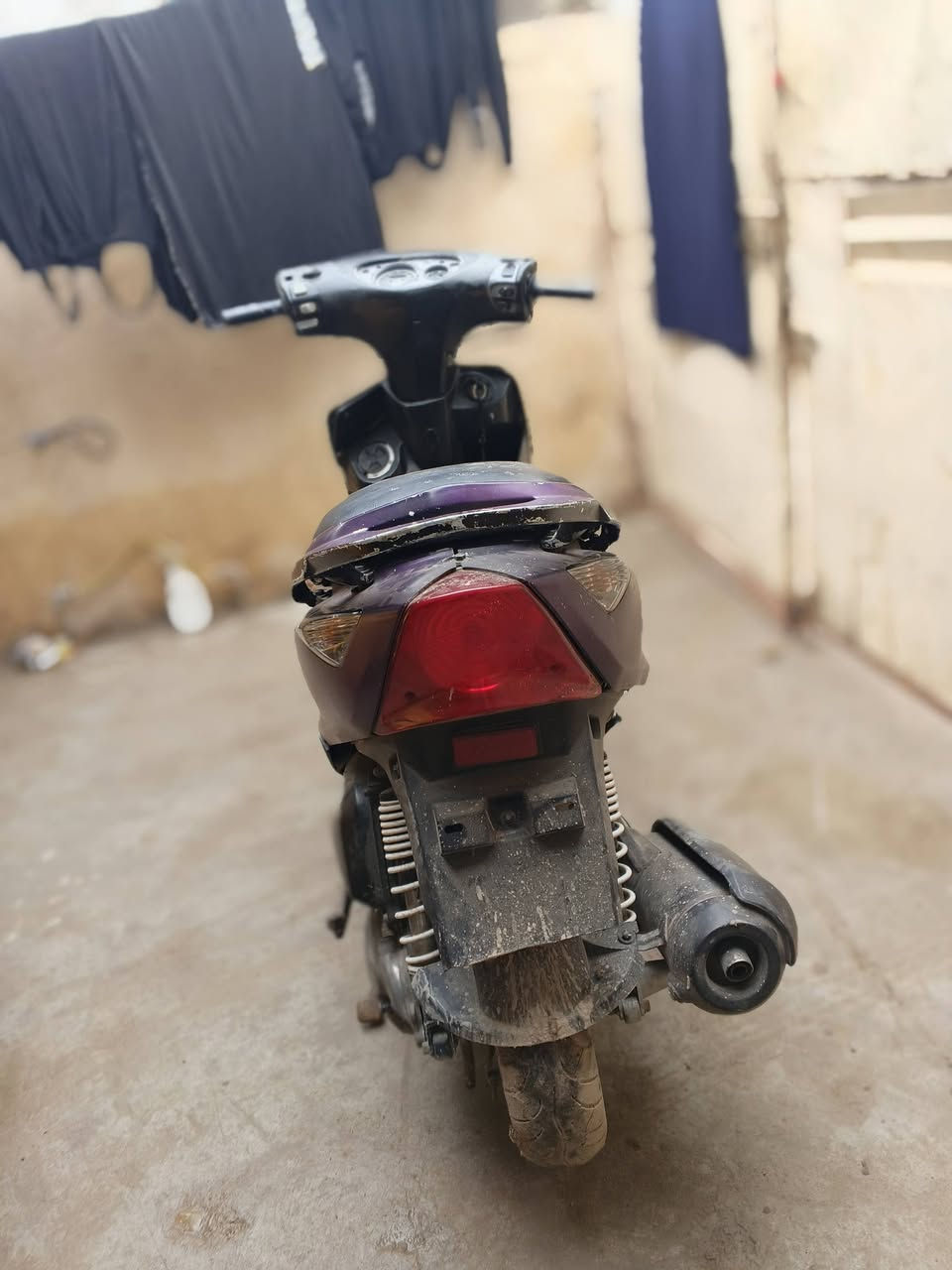 السلام عليكم ثعلب140 دراجة متروكة ابيعلك كوم حديد كهربائيات سلف هندر بس دراجة متروكه صارلها سنه  ماعرف شبيها متشتغل ارجع واكول كوم حديد 175وبيها مجال مكاني بغداد الشعلة *********** مامتوفر فيس فقط واتساب
