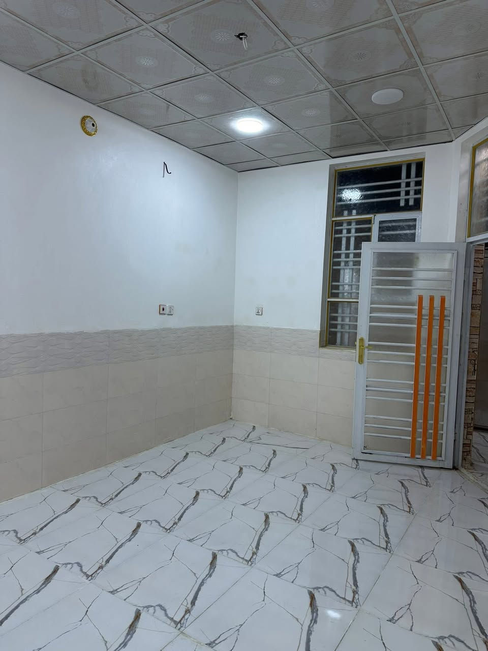 يالله بيت لليجار طابو صرف نجف حي ميسان ***********

سعر اليجار. 350. الف. صافي الماء وكهرباء على صاحب الدار

غرفة.       صالة.     مطبخ.      أستقبال 

صحيات.    داخلية.   وخارجية. (***********)

“”””””””””””””””””””””””””””””””””””””””””””””””””””””””.                         مكتب ابو حوراء الحسناوي للعقار 

يوجد لدينا.   ايجار.   رهن.   بيع.  شراء
""""""""""""""""""""""""""""""""""""""""""""""""""""
