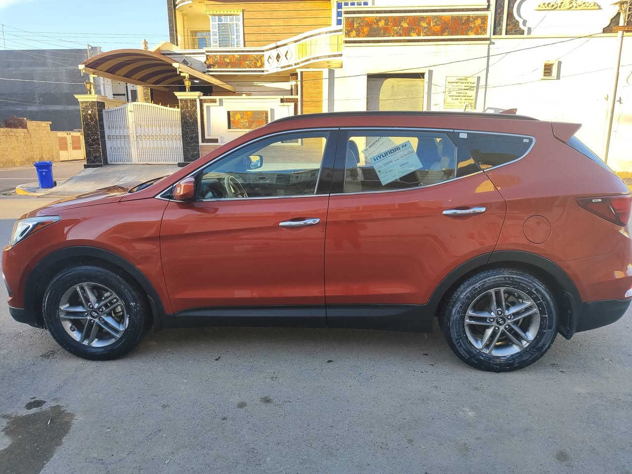 سنتافيه ٢٠١٧ 
محرك ٢٤٠٠ 
٤سلندر وارد امريكي 
ضربه باب الايمن فقط 
السياره نضيفه وماشيه ٦٠ الف 
رقم بغداد باسمي 
السعر ١٤٥ وبيه مجال 
الرقم ***********
مراوس حسب القناعه
