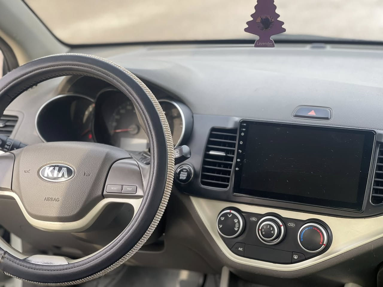 كيا بيكانتو خليجي 2016،
بدون ضرر لا صبغ ولا بارد
رقم اربيل سنويه منتهيه هزه جديدة موصفات بصمة مري شفط شاشة كاميرا محرك 4 سلندر مامفتوح لاصرف ولانفخ
السعر 100 وبيها مجال
للتواصل ***********
