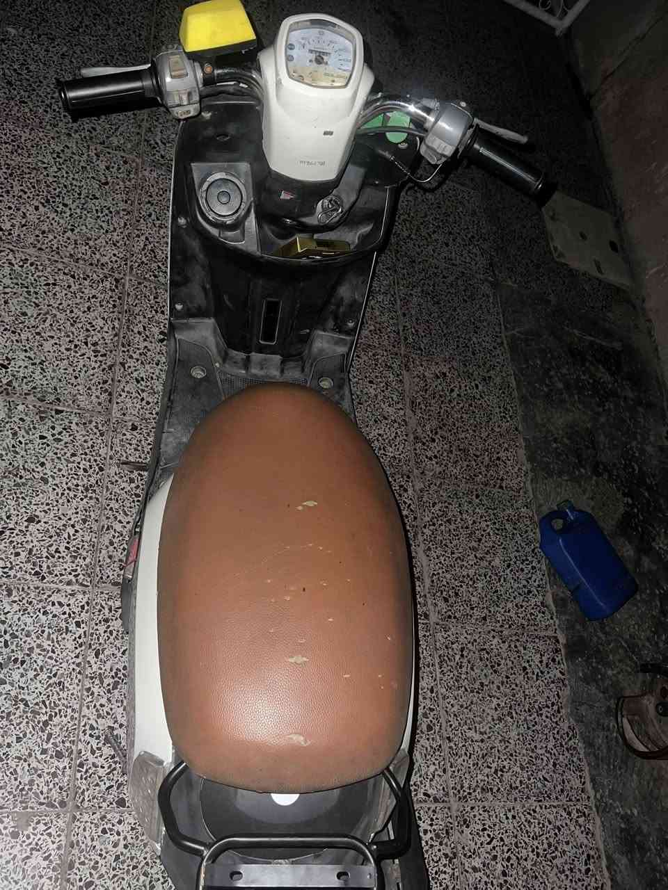 السلام عليكم 🫡
دراجة ماكس بوليس للبيع دراجة تخبل مكينة خير من الله خرسة دراجة كاملة اشارة لايت بك لايت هورن عالي ناصي دراجة كاملة اي نقص ما بيها دراجة عوزها سايق فقط الدراجة هندر نكرة سلف نكرة فقط السلف بي برغي فالت تجي وتشوف بعينك الدراجة احلة من الصور ملحة قفل صندوك قفل ستيرن قفل جنطة دراجة كاملة من كل النواحي السعر 600$ وبيها مجال للطيبين العنوان بغداد العبيدي رقم الهاتف *********** رصيد 
*********** واتساب 
اتصل وتدلل وشكراً لكم 🤍
