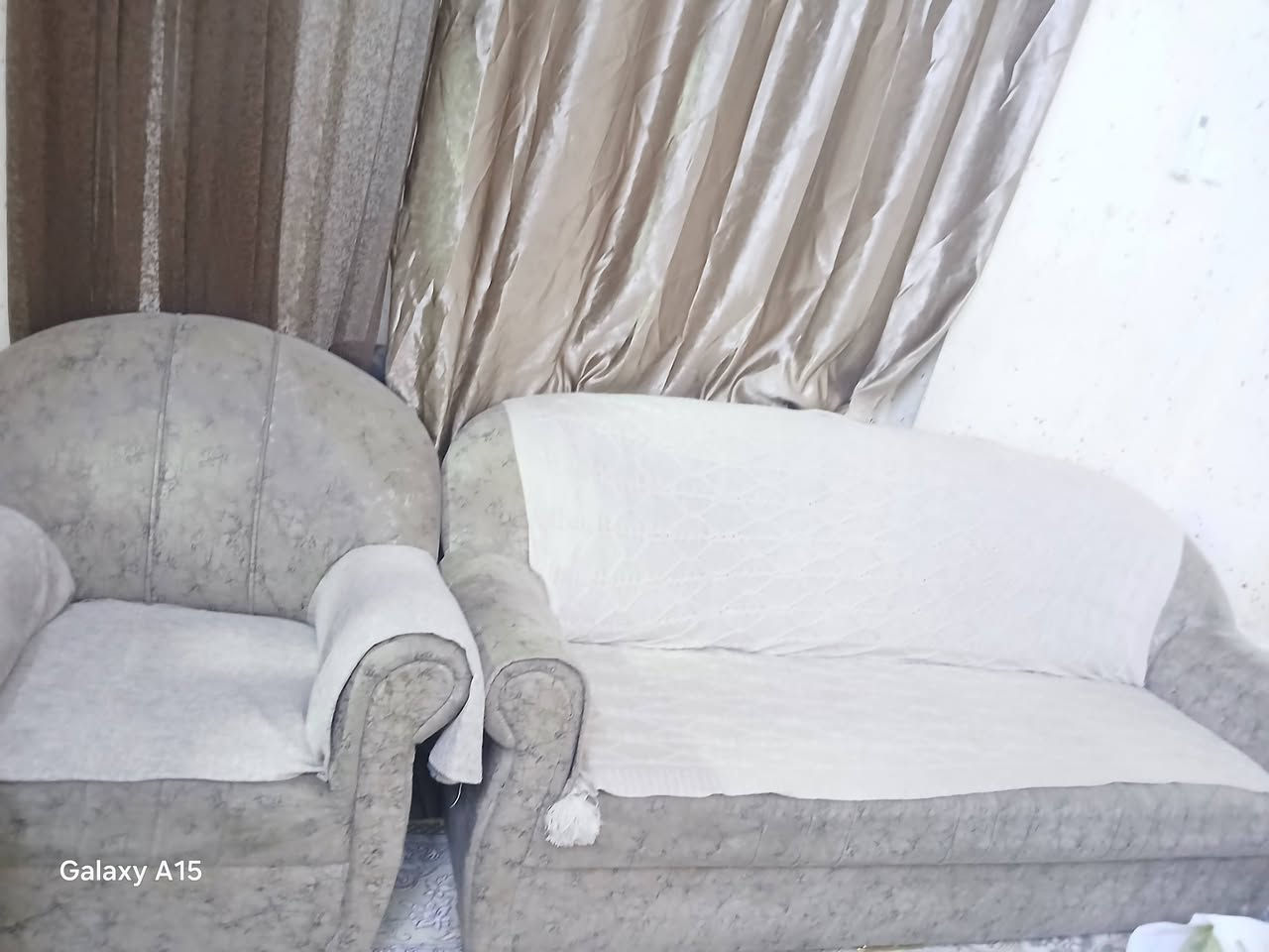 سلام عليكم
أغراض للبيع استعمال قليل 
تخم تزكام درجة أولى ٦٥٠وبي مجال 
الكاونتر تزكام ٧٥٠ وبي مجال الامنيوم درجة أولى 
المجمدة ٣٠٠
الاستفسار ***********
