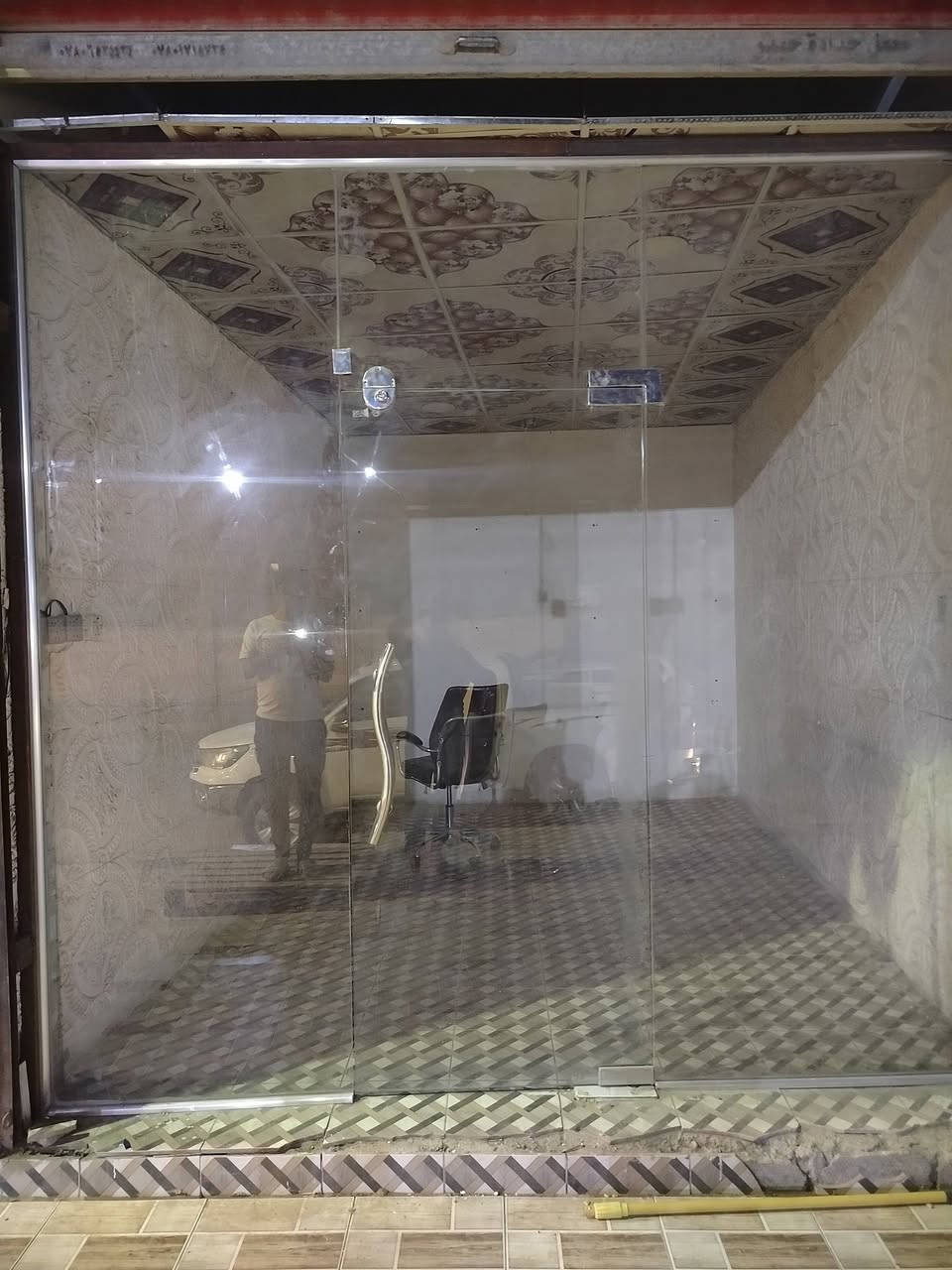 السلام عليكم
جام خانه كلش كلش نضيفه سعرها 325+رفوف تركي خمسه امتار 7خانات  سعرهن 250

***********
