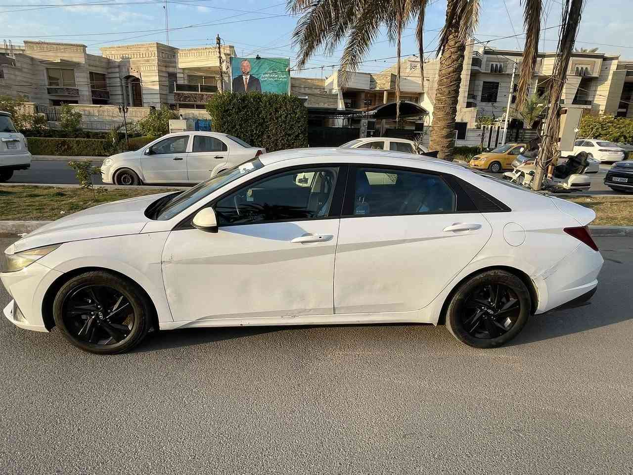 سلام عليكم 
النترا موديل ٢١ امريكي بدون صبغ 
مواصفات نص فول بصمه تشغيل وتشغيل عن بعد ٣ انضمه قياده ومواصفات الانترا المعروفه 
ماشيه ٦١
حادث موضح بالصور 
السعرر ١٤٨ وبيها مجال بسيط
عنوان بغداد الاستفسار ***********
