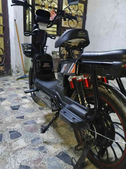 السلام عليكم ورحمة دراجه للبيع شحن أربع سريع شغاره وتمشي 5 باتري الكبار اشايره كله شغار السعر ب 300 بيها مجال للشراي عنواني بغداد العبيدي *********** بي واتساب
