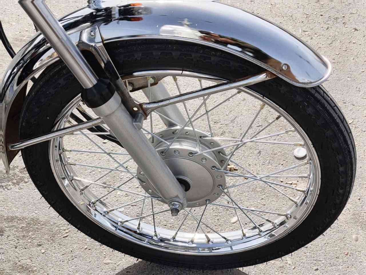 لبيع موديل 27كفاله عامة مكاني كوت زين القوس اول تبديله دهن الها صار 15 طالعه من وكيل ما ماشيه ***********
