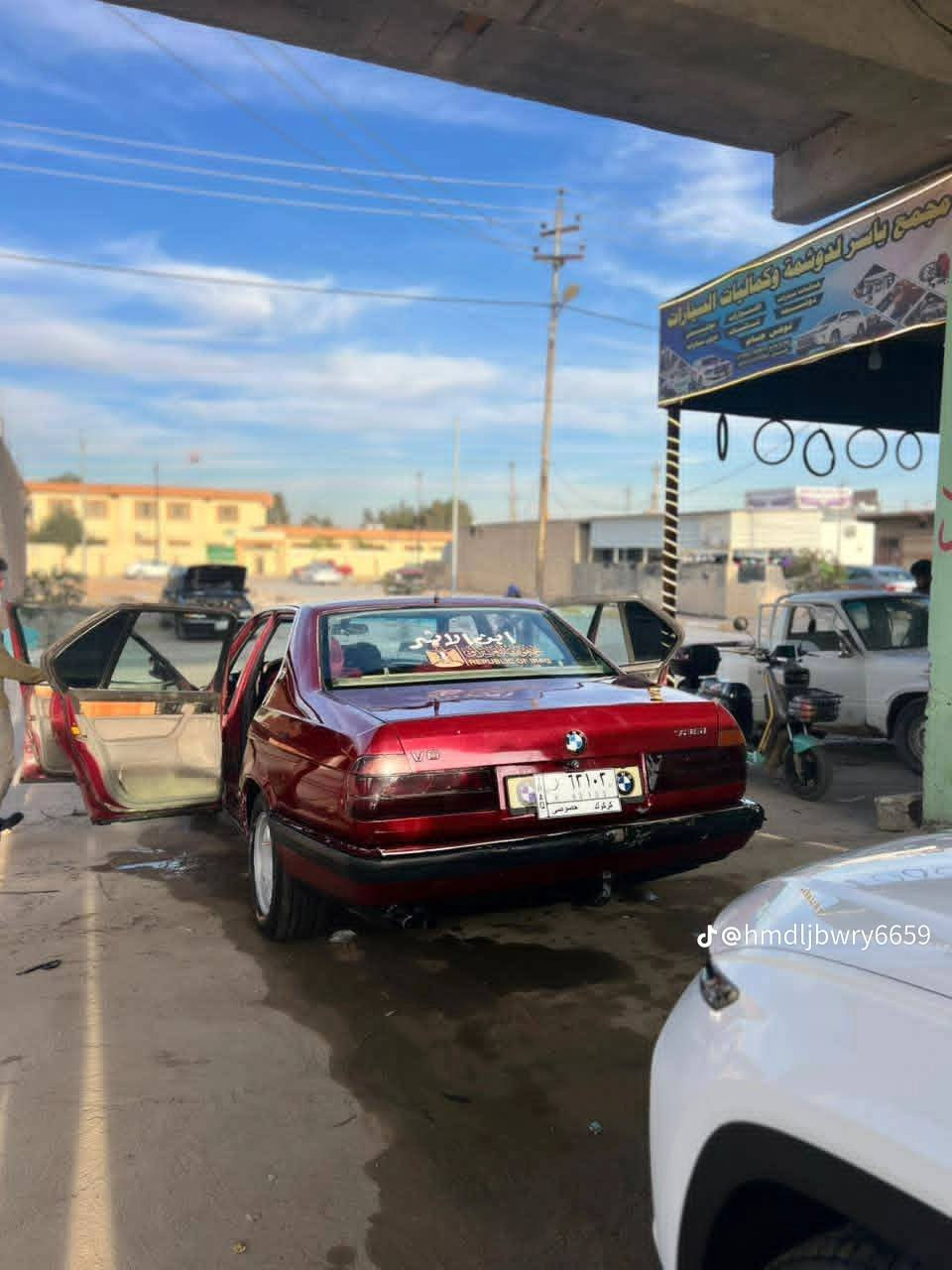 سلام عليكم سياره بيام للبيع موديل تسعين السياره محرك كير شرط. ثانين تريد تحويل وكال 
بكيفك السياره نضرته حلوه كاعده من داخل وخارج گشر نضيف حيل. 
السعر تجي خاص او اتصال وتدلل وحياكم)***********
