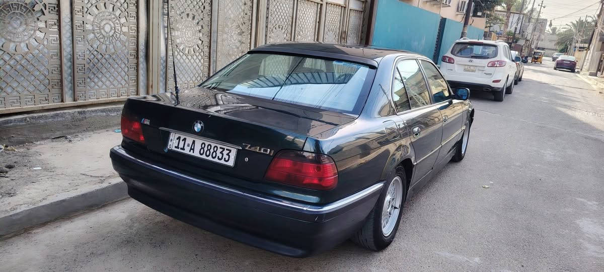 السلام عليكم بي ام موديل ٩٥ كلها بلاد صبغ جماليه كير مكينه تبريد خير من الله كهربائيات كلها شغاله بدون جطل كشنات جلدفتحه شغاله شاشه حديثه باتري جديد السعر ٧٥ او بيها مجال بسيط للاستفسار *********** مكانها بغداد
