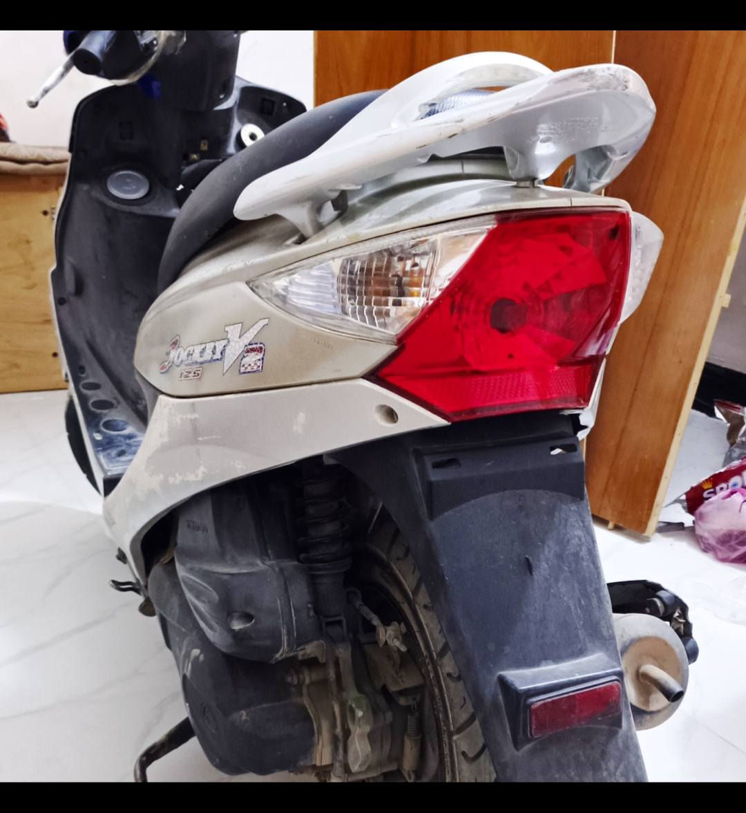 للبيع دراجه كامكو V2 مكينة 150 ‼️السعر : 650 وبيها مجال قليل 💵
مكاني : شطرة_الحولي 📌
اتصال+واتساب : *********** 📞
