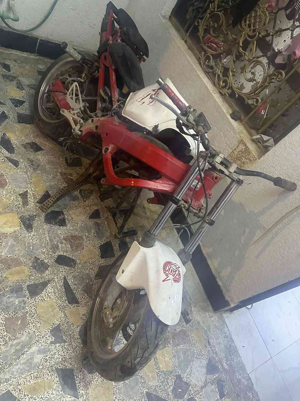 أم فور اي بدون مكينه للبيع  بصره


**إذا كنت صاحب هذا الإعلان وتريد حذفه لأي سبب، رجاءا أرسل رسالة إلى الدعم الفني**