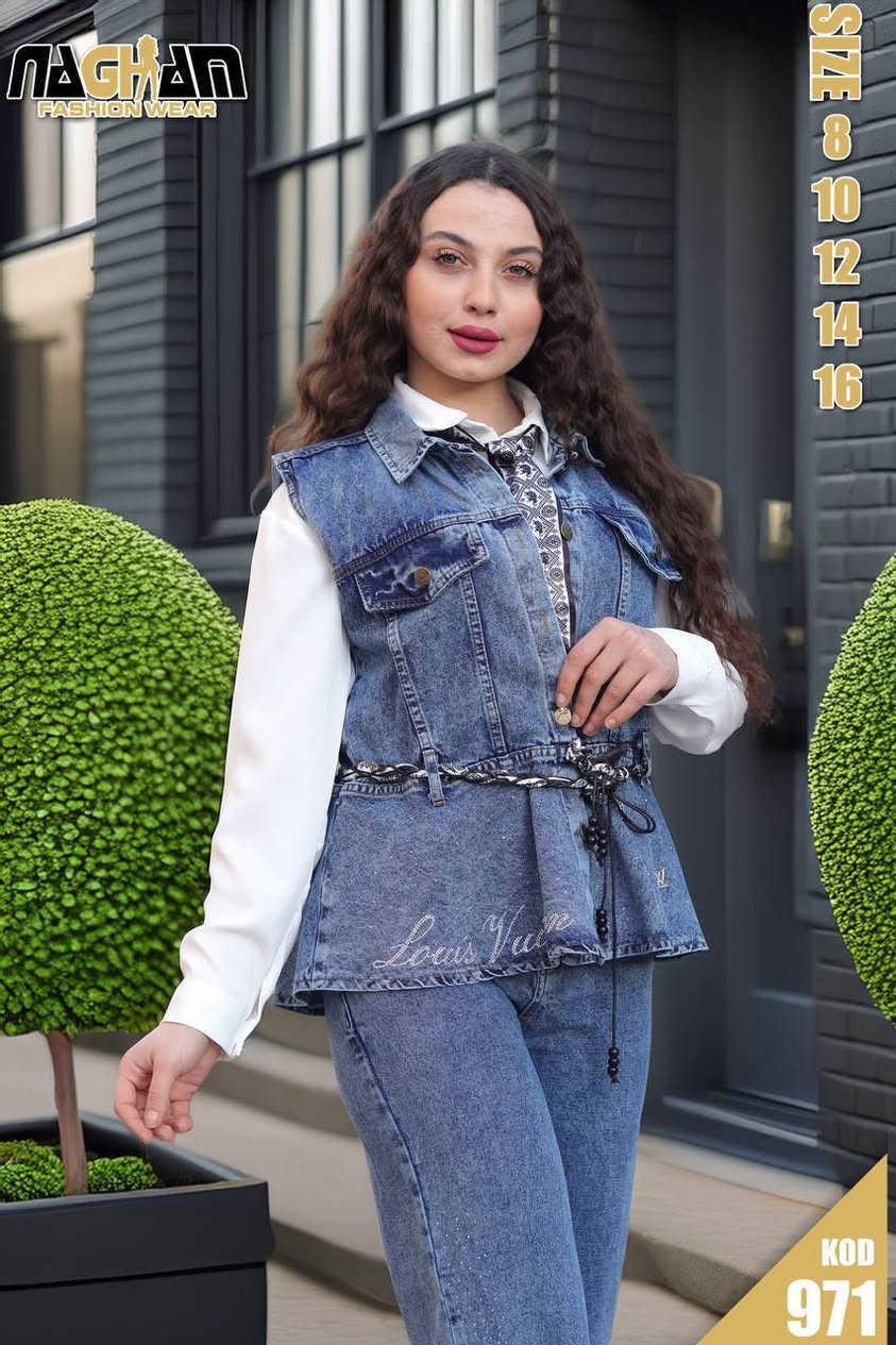 طقم محير 
قياس : 8-10-12-14-16
الشد  10 قطع
السعر  180 الف


**إذا كنت صاحب هذا الإعلان وتريد حذفه لأي سبب، رجاءا أرسل رسالة إلى الدعم الفني**