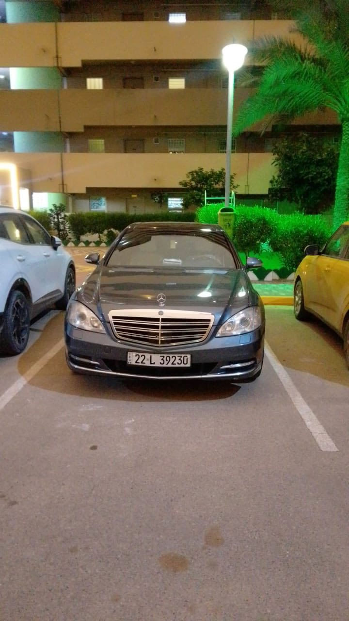 السلام عليكم 
سياره مارسدس S350 
موديل 2009 بلاديه 
 كير مكينه  حداديه كفاله 
بيها صبغ مثل ما موضح بل سونر 
مكينه ٦ سلند 
بنوراما  
جنطه كهرباء  
جوبلسات 
رقم شمالي باسمنه 
السعر 18,500$  وبيها مجال 
العنوان بغداد الجديده 
لتواصل : ***********
