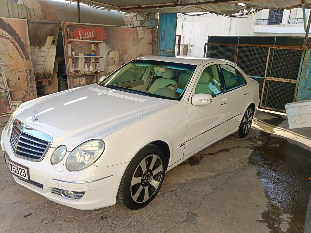 السلام عليكم سياره مرسيدس للبيع 211 حرك 6 في بدون حوادث موديل 2003 رقم سنويه جديد وارد خليجي مواصفات مرسيدس معروفه السعر 135 دولار الرقم الهاتف *********** كركوك, العراق
