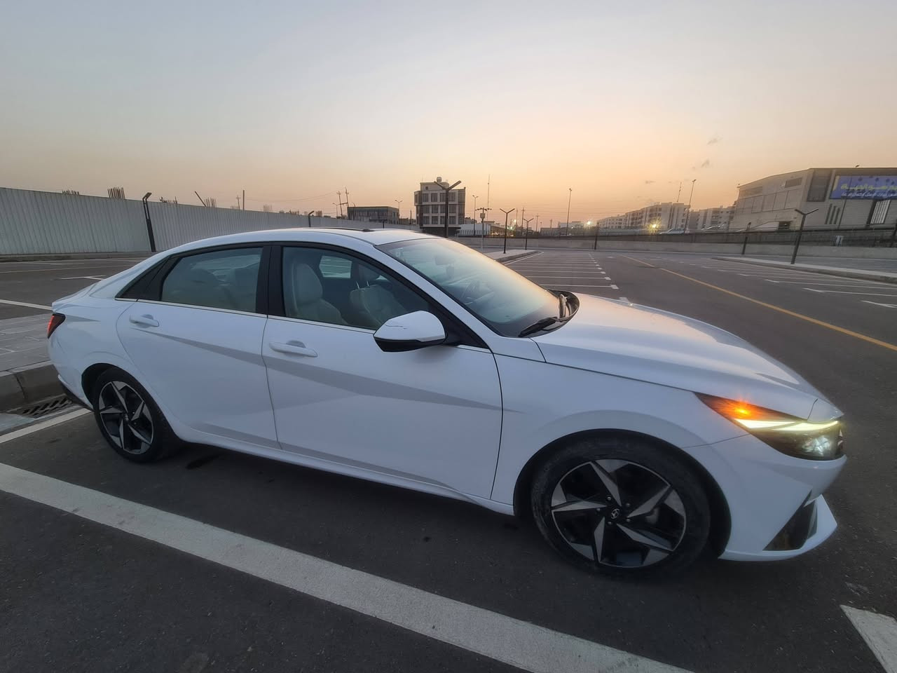 #هونداي #النترا 23 #هايبرد لمتد فول مواصفات اللون آبيض / بدون ايرباك بجم كبس .
الحادث / جنطه 

السعر 158 وبيها مجال 

وارد امريكي رقم بغداد انكليزي جديد باسمي تحويل ثاني يوم

مواصفات امريكية 🇺🇸 
. فتحه سقف سلايد روف  
. بصمه 
. شاشة متصلة كبيرة ديجيتال 
• الممشى // ٤٦ m 
. بصمه أبواب دخول ذكي مع ترحيب 
. وضعيات القيادة 5 آنظمه 
[[ اوتوماتيك ١ سبورت ٢ نورمال ٣ ايكو ٤ اس سبورت ٥ عادي ]] 
. تشغيل عن بعد 
. كشنات تدفئة & تبريد 
. خزن كشنات 
. رادارات امامية قيادة ذاتية والحفاظ على المسار
. رادارات جانبية نقط عمياء
. رادارات خلفية تنبيه عبور + بريك ذاتي
. لدات نهارية امامية أشارت مري 
. بك لايت خلفي لد شمعة
. مقعد السائق كهرباء + مساج
. سستم صوت Bose
. كشنات جلد كريمي مطعم كابوي 

السعر 158 
هاتف ، واتساب / ***********
غير متواجد فيس بوك
