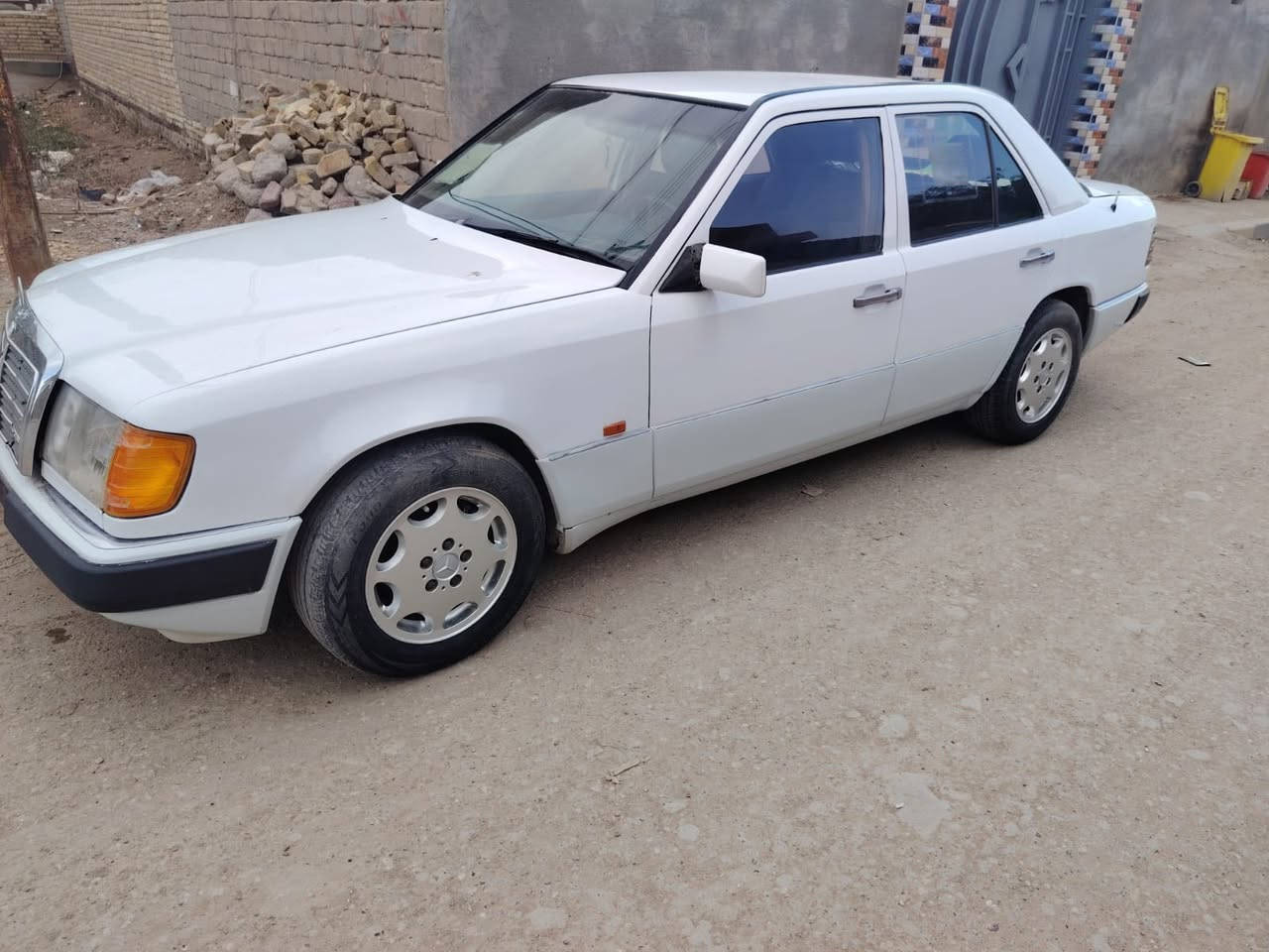 سياره مارسيدس موديل 1989 رقم انكليزي بأسمي تحويل ثاني يوم كير محرك شرط التبريد مايشتغل بس ملحقاته موجوده النظافة فول مصبوغة جماليه فقط  السعر 45 بيها مجال بسيط المكان الناصرية سوق الشيوخ  باقي التفاصيل ادخل ع الخاص وتدلل


**إذا كنت صاحب هذا الإعلان وتريد حذفه لأي سبب، رجاءا أرسل رسالة إلى الدعم الفني**