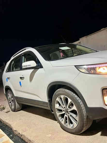 السلام عليكم 
للبيع كيا سورنتو كوري مكفوله كفاله عامة من الضربة والصبغ 

2014 رقم نينوى بسمي  نينوى تحويل مباشر فول مواصفات ١/2 المواصفات ماشية 150

محرك 6 سلندر

سبعة راكب

بانوراما سقف طكتين

مري شفط + اشاير

حساسات امامي + خلفي

بصمة تشغيل + بصمات ابواب

كشنات تدفئة وتبريد الامامية

كاميرا خلفية حساسات امامي وخلفي 

مانع انزلق + AWD

كشنات كهربائية 

6 سماعات 

6 قطع تبريد

شاشة عداد اكتروني

تحكمات استيرن 

مبثت سرعة

السيارة نظيفة بشرط محرك وكير وكهربائيات سليمة 

 مواصفات  1/2 معروفة 

بيها ملاحضات بسيطة. واخر صورة موجود بيها طخة خفيفة بطارف الدعامية  

السعر 195  ومجال بسيط 

للاستفسار : ‏‪***********‬‏

ملاحظة : اذا مو شراي لا تجيني رجاءً
