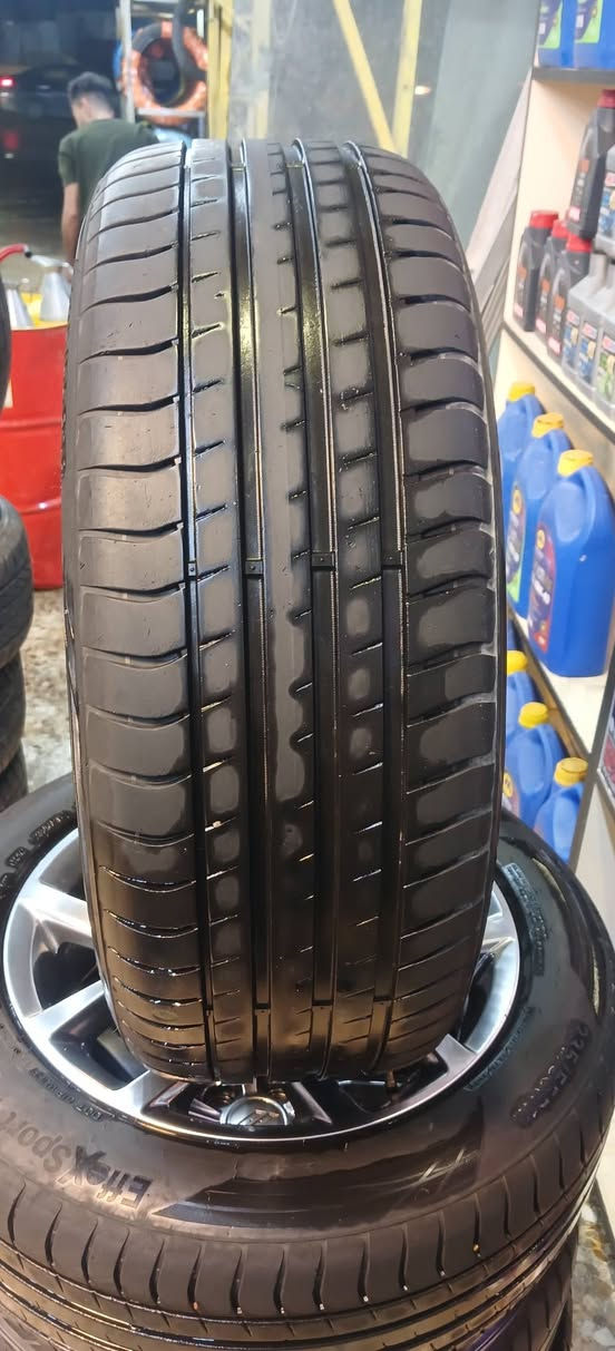 السلام عليكم تخم ويل بلاص حجم ١٨  كروم الويل مكفول من كلشي وبي تخم تاير اخو جديد ركعه مابي للبيع اومراوس وفرق العنوان بغداد البلديات الشراي يتصل وخادم اني *********** يرهم جارجر اوبامه جالنجر
