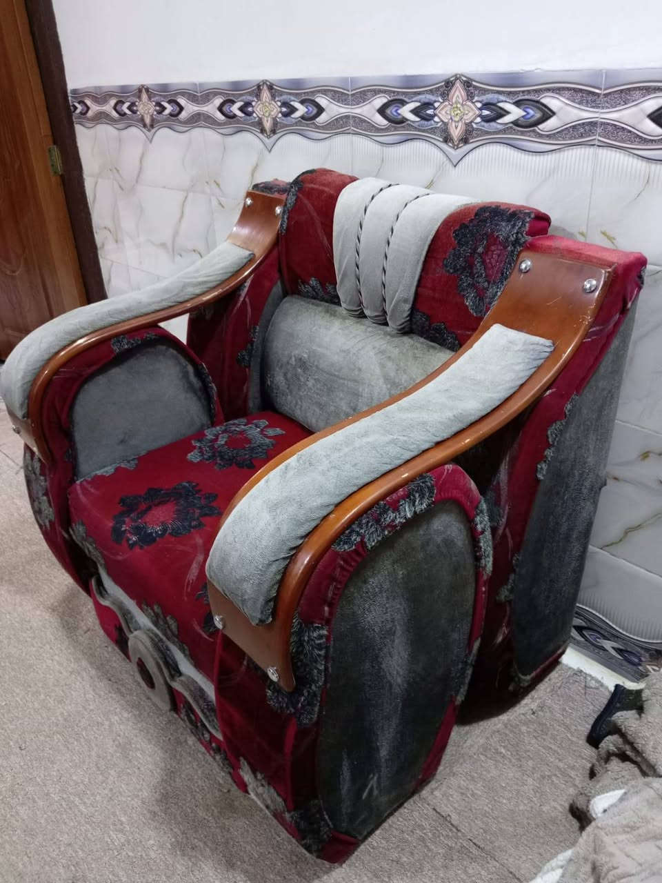 كراسي ثنين للبيع
مع تخم 10 نفرات كامل تسكام نضيف 
كلمن وسعره استفسار خاص او الاتصال  *********** النجف, العراق
