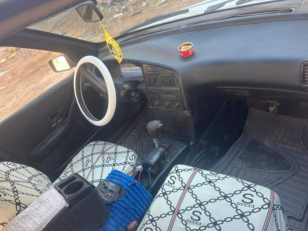 على بركه الله
السلام عليكم ورحمه الله وبركاته 
سياره للبيع بيجو روى محور كير ومحرك ونجي لون ابيض رقم كربلاء السنوية نافذة من سنتين حداديىة نص عمر محرك جيد بس عندي بالكير النمرة الثالثة ماتجي صاحبها الشرعي بكربلاء للاستفسار الاتصال على الرقم ***********
