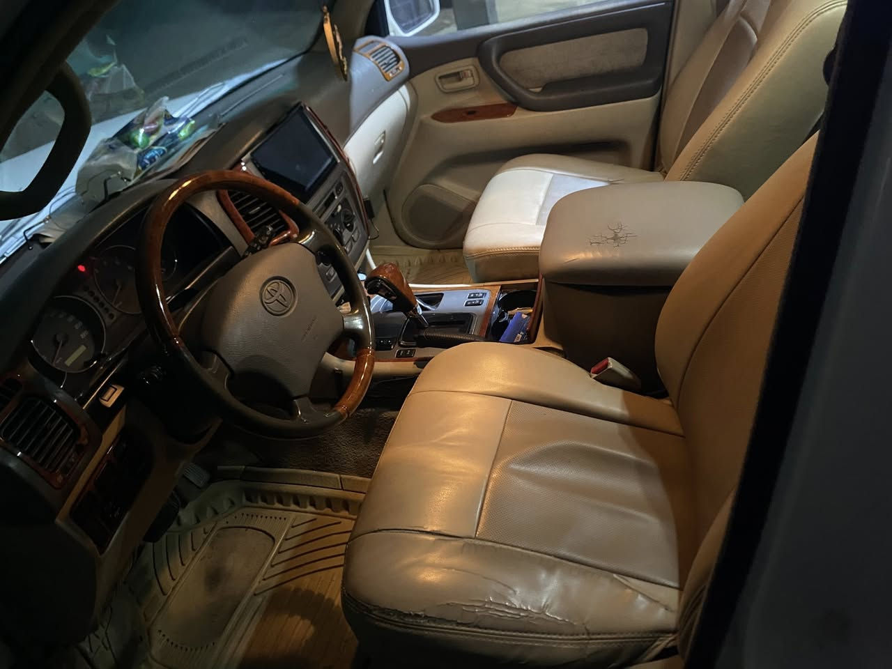 سلام عليكم اخوان
لاندكروز 2007 بدون  رقم ورقي فقط معاملتهة جاهزة فقط تدفع رسوم وترقم سيارة حلوة وخير من الله مكينة كير  نضيفات  حدادية 80% بيهة صبغ فقط حزام بدون دواخل بدون قطرة معجون اثر الخط فول السيارة ترهم بيع او مراوس مكانهة بغداد  
السعر 136 ورقة وبيهة مجال قليل استفسار اكثر تفضل خاص او واتساب 
***********. واتساب
