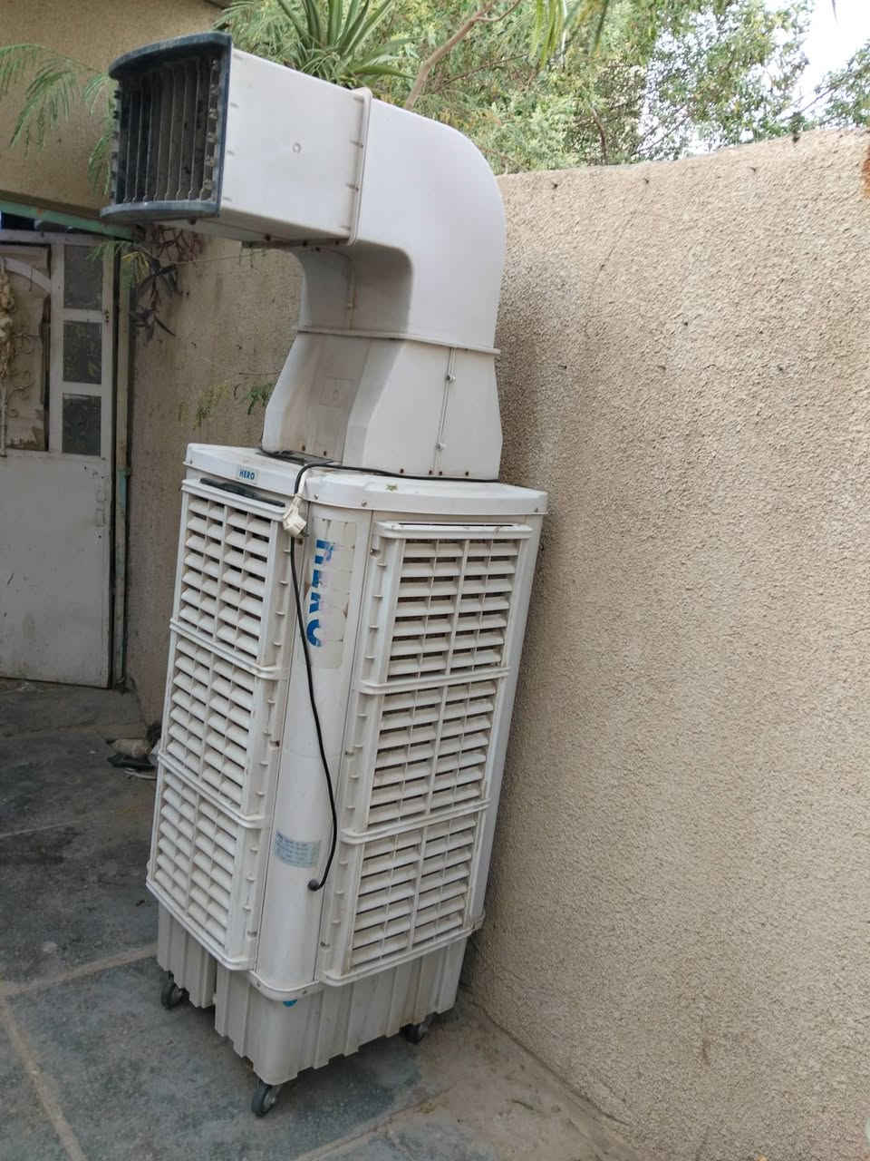 مبردة نضيفة للبيع حجم 70 استعمال قليل بس اتحولت بغير مكان وماعندي مكان السعر 350 وبيهة مجال 
الزعفرانية قرب جامع الصدرين ***********
