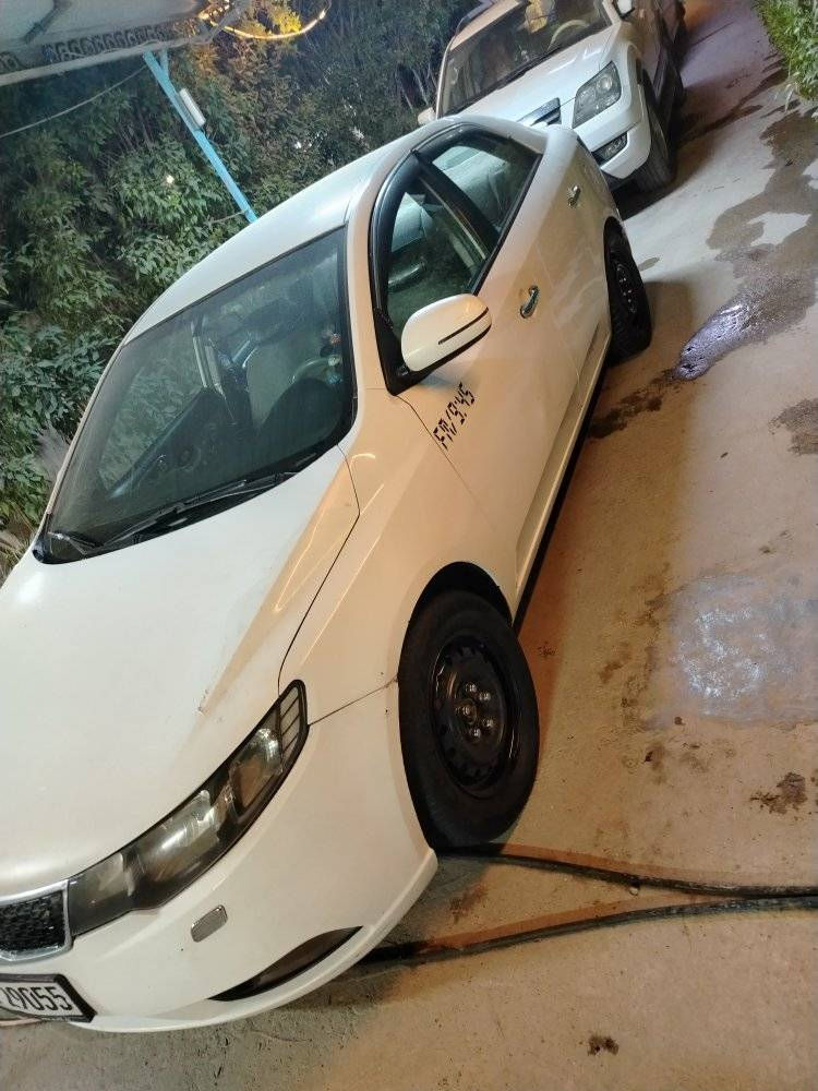 للمراوس فقط ملاحضه السياره ماخذهه اقساط ١٤٠ ورقه اريد مراوس بسياره اقل وهو يسدد الباقي شعندك مراوس عادي كيا سيراتو ٢٠١٣ خليجي كير مكينه تبريد كهربائيات كلهه شغاله تايرات تخم جديد حداديه صدر امامي جديد خلفي نص عمر ضربتهه جنطه وشويه من الجملغات يعني بس جنطه بدون دواخل رجأ ماعدك مراوس لاتعلق وتسوي سعرهه هواي كلشي موجود بل سوك موصل تقريبا ٦٠ ورقه يعني اريد سياره حسبت ٦٠ وتسديد شهري ٣ اوراق ومرات اسدد ورقتين عادي رقمي ***********
