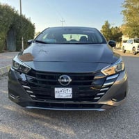 نيسان ڤيرسا 2024 ماشية 9 فحص مؤقت يترقم كل المحافظات  بدون صبغ فقط شبر...