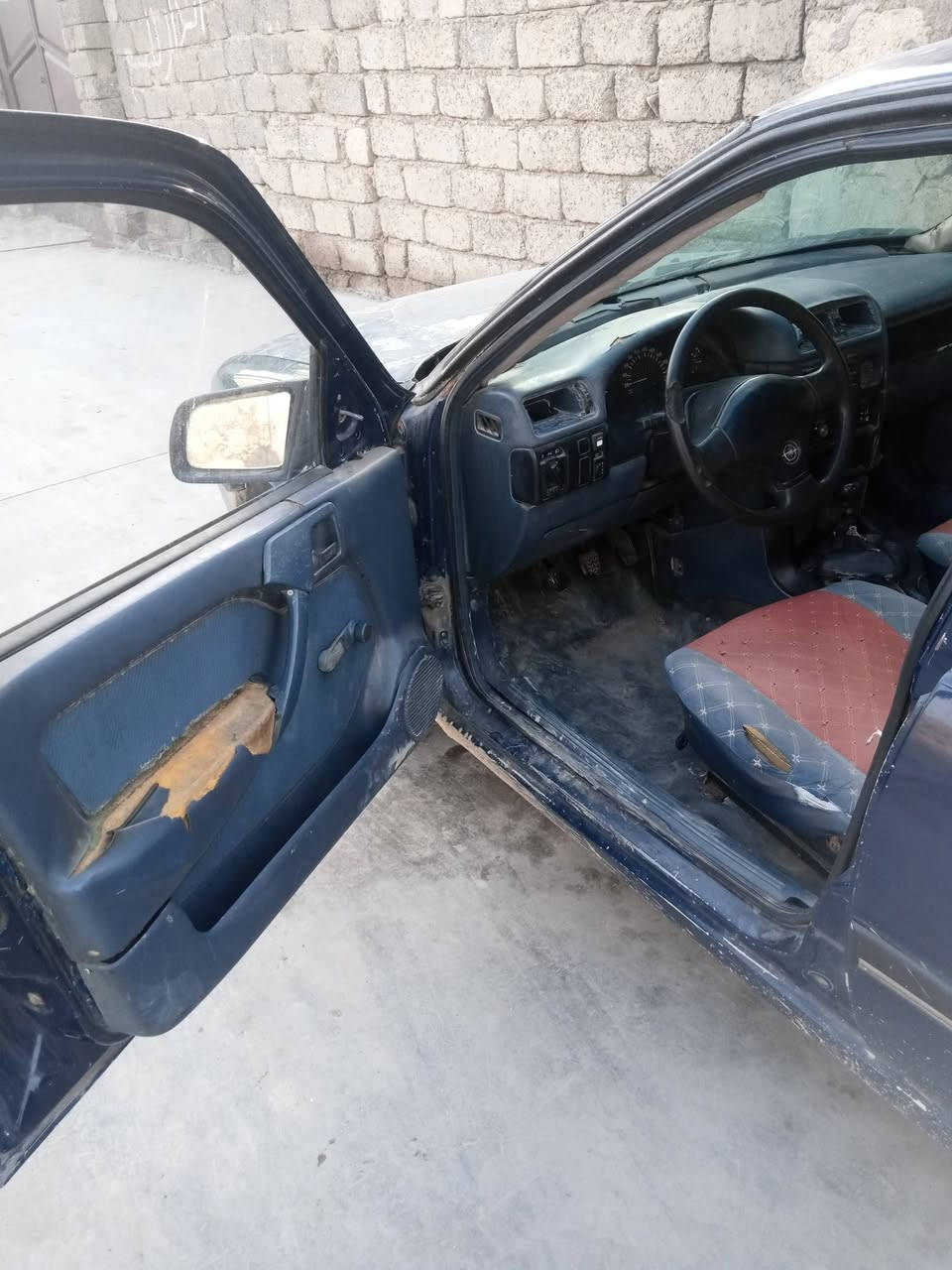 فكترا حجم 16 موديل 91 لون نيلي سنويه بيضه (شرط تحويل) ماكينه وكير شرط .سياره بس جاملغات وراء بيها معجون .....بدنه مبدله مكان موصل السعر 22 بيها مجال لطيبين... ***********
