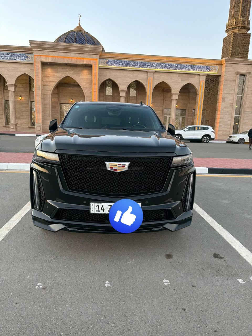 كاديلاك 2023Vفول على وضع الشركة بدون رقم ماشيه 22الف مغلفه نانوسياره نظافه ‎%‎ وكالة المنصورالاستفار ***********
