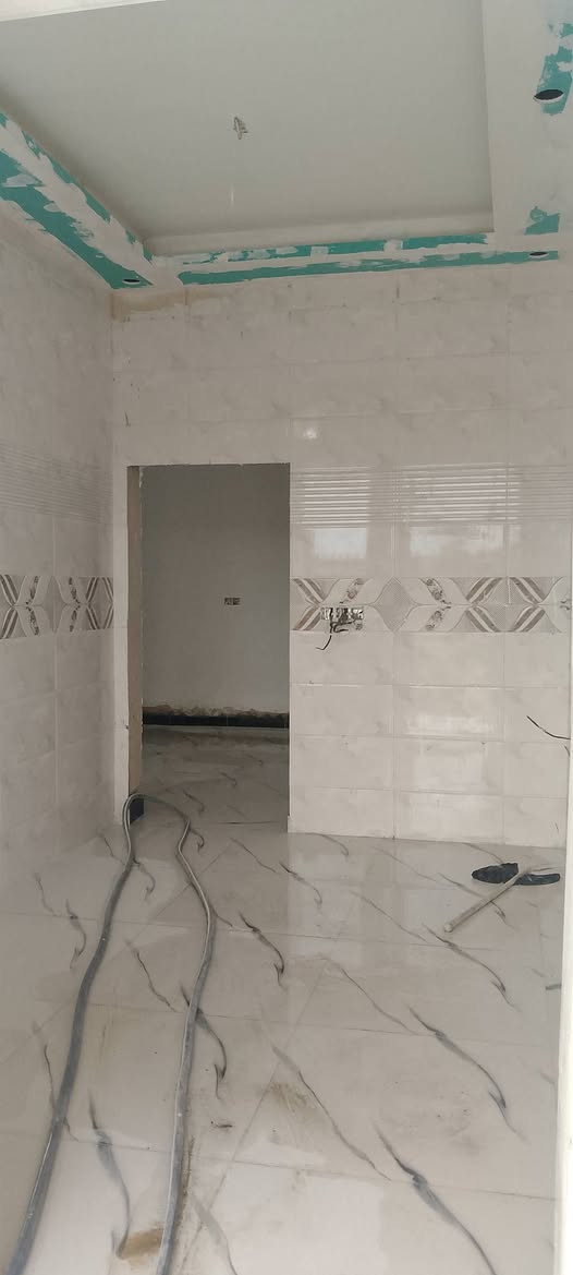 دارين للبيع المساحه 125 متر طابقين اربع غرف نوم
الواجهيه 6:15 والنزال 20 
القادسيه قطعه 500 السعر 115 وبي مجال 
***********
***********

