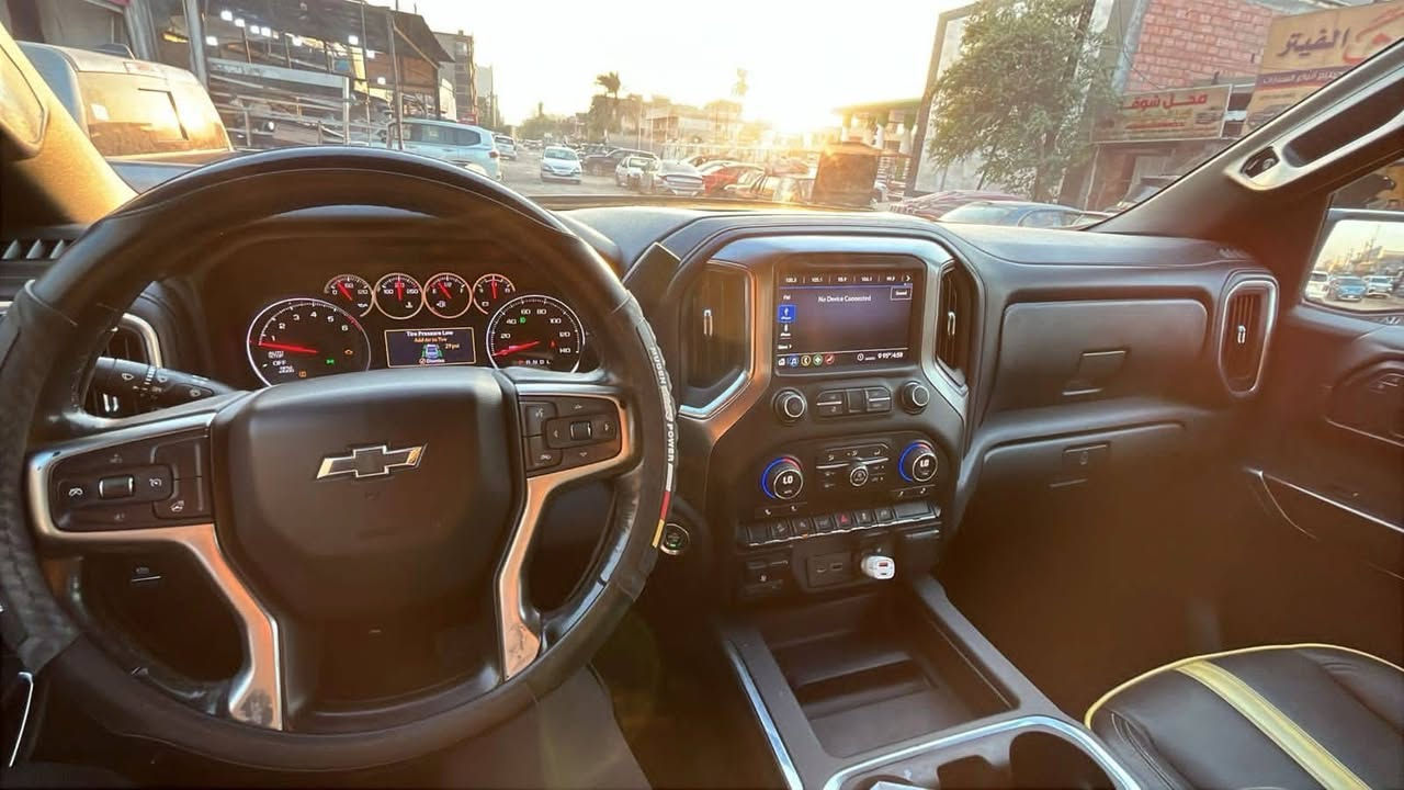 السلام عليكم سلفادور موديل 20 رقم بغداد الماني محرك 5300 ثمانيه سلندر وارد امريكي السياره بدون قطره صبغ مكفوله السياره جايه بيها حرق بل قاعده مال فيت بم ومبدله بلاديه السياره ترفيع امريكا بلادي z71 موعاديه للبيع *********** السعر 300 وبيها مجال صور الحادث من ضمن المنشور
