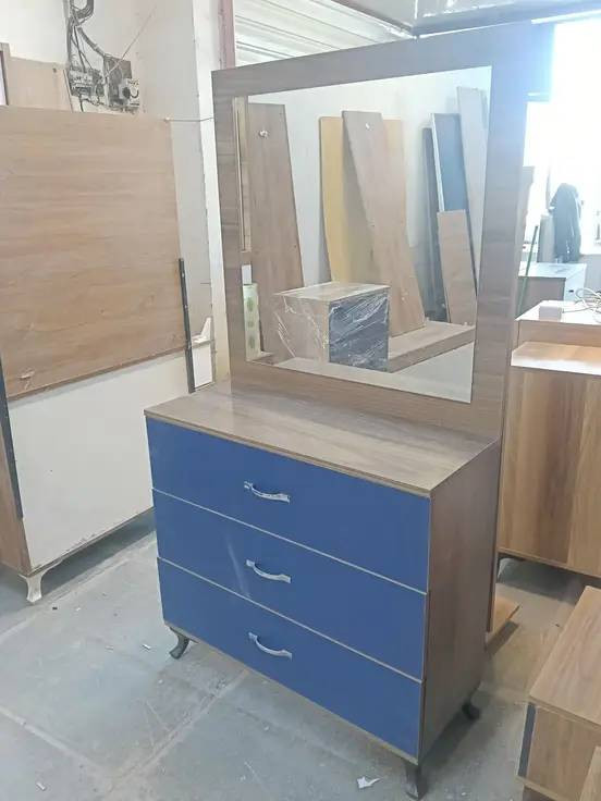 غرفة نوم مستعملة🇹🇷
 نضافة 90 ٪💯فول نضافه
عدد القطع /5
نضام / سلايت💢
سعرها /375/400💸
شد ونقل داخل بغداد مجاني🚛
يوجود توصيل محافضات 🚛


**إذا كنت صاحب هذا الإعلان وتريد حذفه لأي سبب، رجاءا أرسل رسالة إلى الدعم الفني**