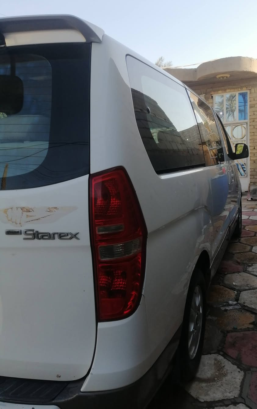 السلام عليكم ستاركس مديل 2010 فول حافضه ماسحه شاشه لون ابيض بيها ربع بـ البنيد صبغ وربع جاملغ امامي والباقي كفاله  وحسب السنار المرفق مع الصور رقم بغداد الماني بـ اسمي السياره جاهزه من كلشي مكاني بابل ابو غرق الاتصال على الرقم *********** والشراي بي خير ويدلل
