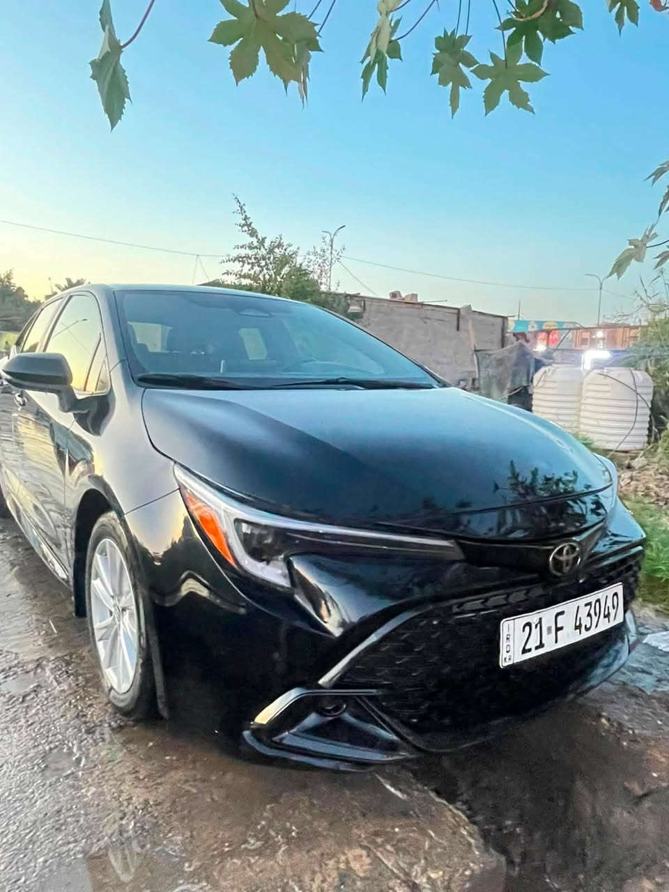 كورلا SE  اسود 
موديل 23 
وارد امريكي 
حادثهة بسيط كلش بس جاملغ ايسر 
ونفسه معدلي  
وبأسمي .. 
السعر ..130 وبيهة مجال 
***********
