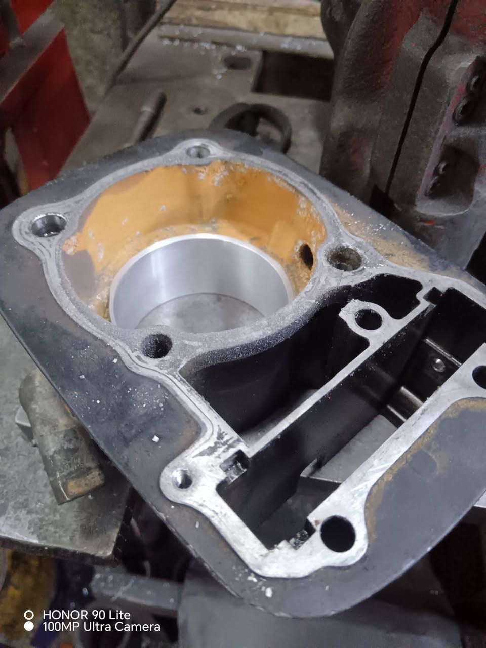 السلام عليكم
من رخصة الادمن
عمل بوش ورايمر  والرنكات مع تصفير البساتم وتزويد المحركات كافة انواع الدراجات هارلي والقفاز والام زت  وزوارق الجتسكي
بغداد ساحة الطيران
***********
