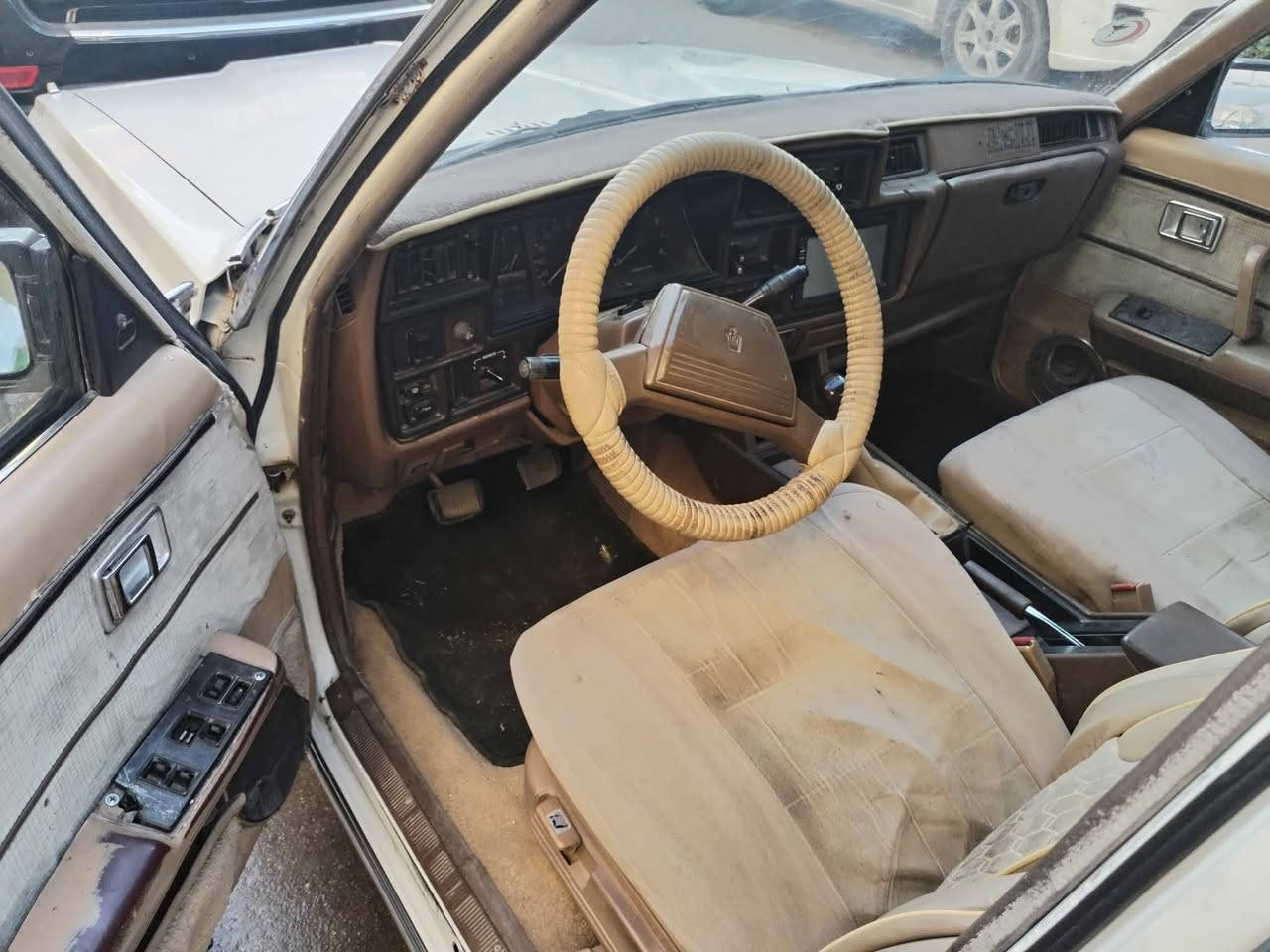 سلام عليكم سوبر 82كير ومحرك ابلادي كير عادي سياره حلوه وجاهزه العنوان واسط الكوت سعرها 45 وبيه مجال ***********
