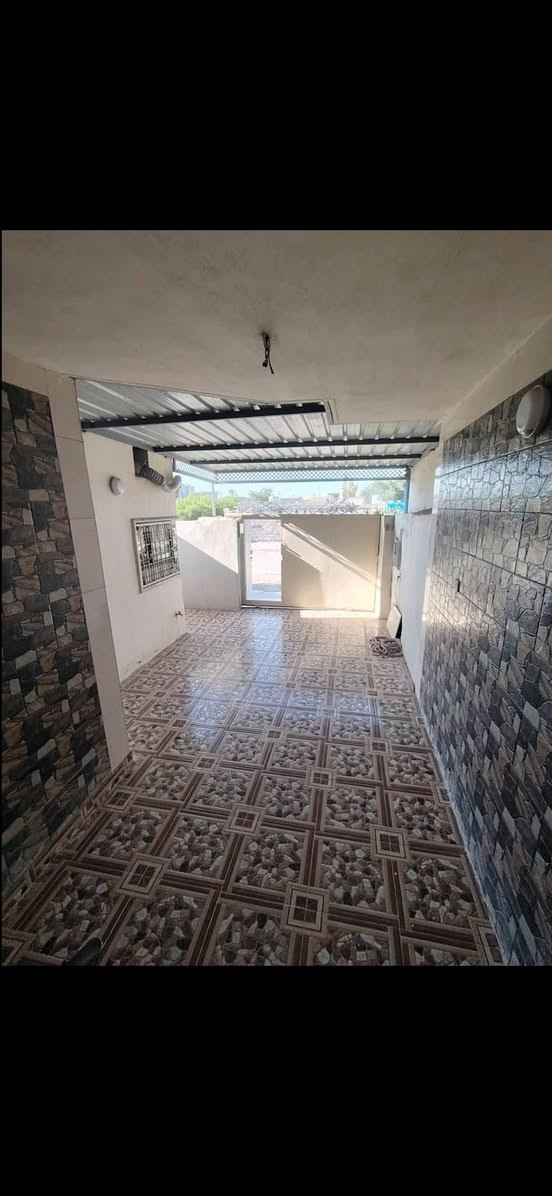 رو
 دار للبيع المساحة 150واجه7ونص
على شارع 20وحديقه طابقين وبيتونه الموقع حي النصر قرب جامع
#السعر132مع المجال 
للاستفسار. *********** او *********** او زيارة المكتب ارو
