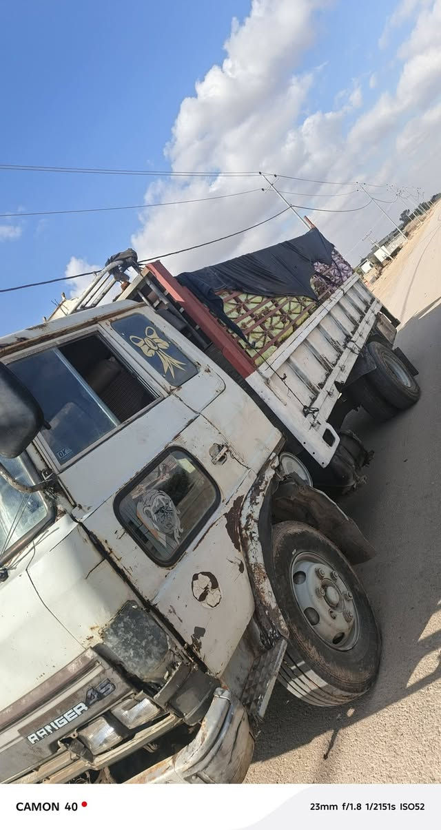 سلام علكم هينو مديل 88 طوله 5ونص  رقم لهدف ***********
